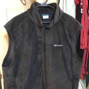 Columbia vest in black